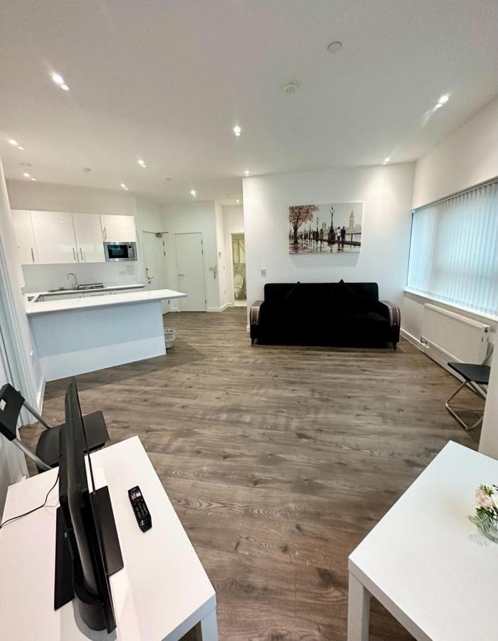 Alarabi Apartments-Two Bedrooms Apartment Croydon Exterior photo